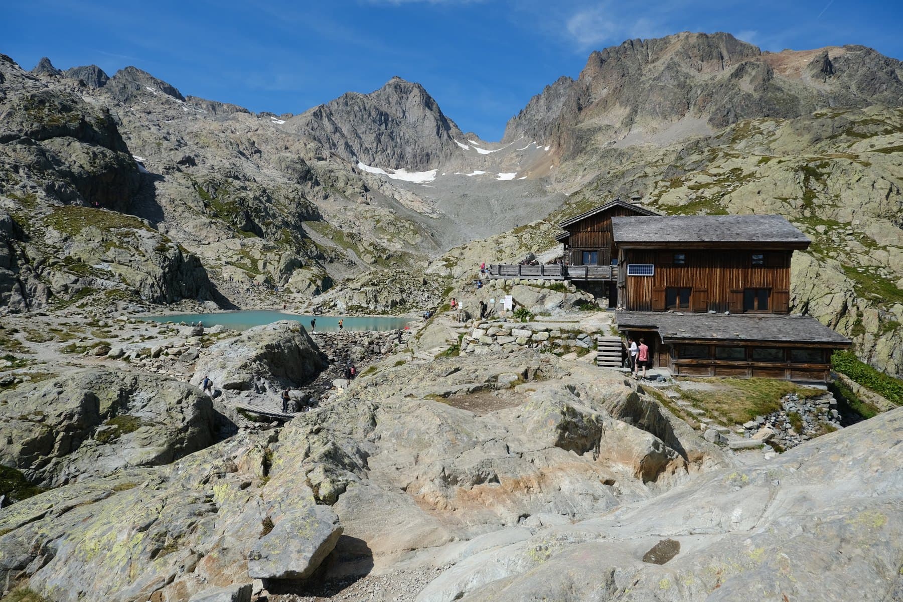Sendero junto al lago Blanc, cerca de Chamonix