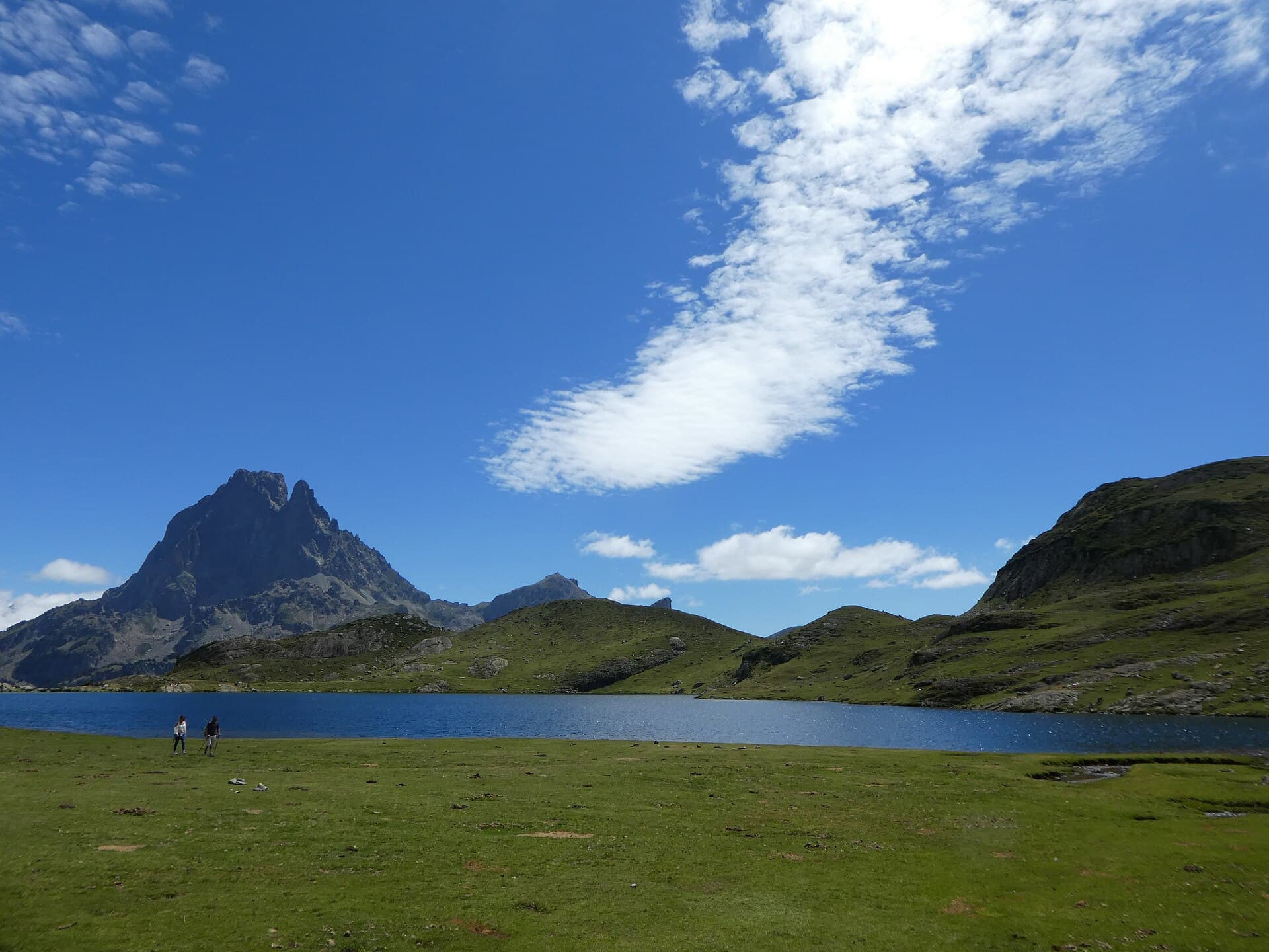 Lac Gentau and the Pic du Midi d’Ossau in the Ossau Valley